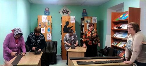 Күтәмәлеләр маскировка челтәрләре үрә