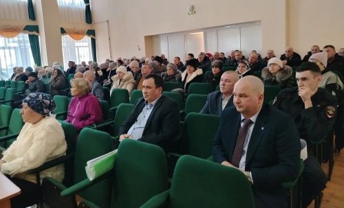 Дороги и вода: нижнекаменцы обсудили на сходе граждан наболевшее