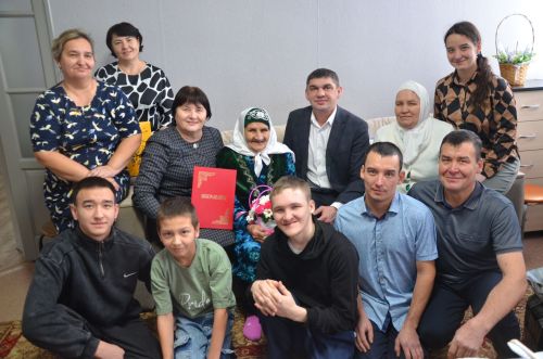 Лашманнан 90 яшьлек Оркыя әби һинд кинолары яраткан