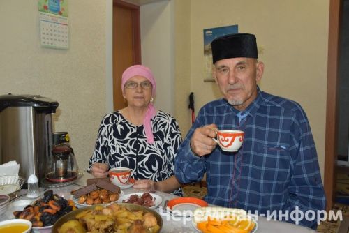 Утыз Имәннән Вәлиуллиннар йортындагы чәчәкләр кышын да “шиңми”