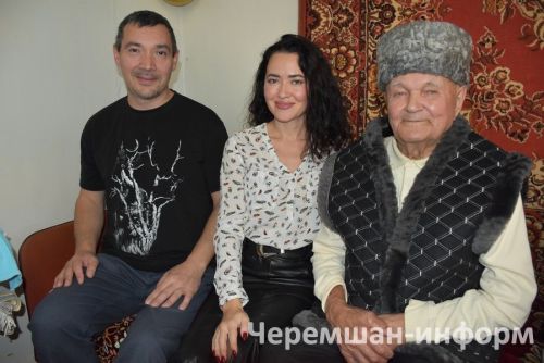Исмагиль Каримов из села Беркет-Ключ бережно хранит последнее письмо отца