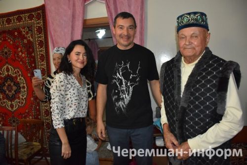 Исмагиль Каримов из села Беркет-Ключ бережно хранит последнее письмо отца