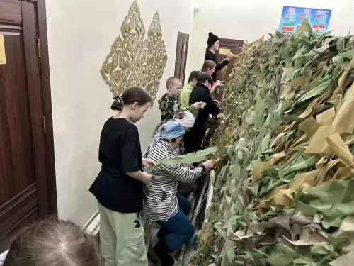 Бер айда – 11 маскировка челтәре: туймәтлеләрдән фронтка зур ярдәм