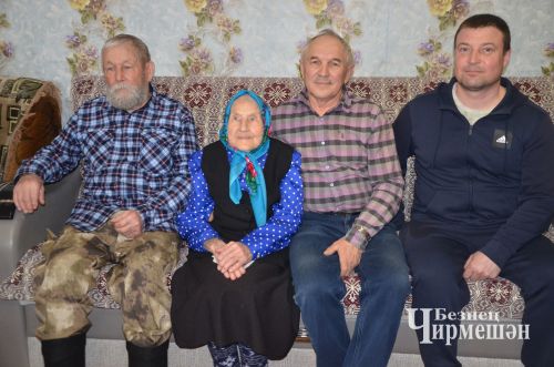 Әккәрәй авылыннан Елена Калмыкованың юбилеена ярты авыл җыелды