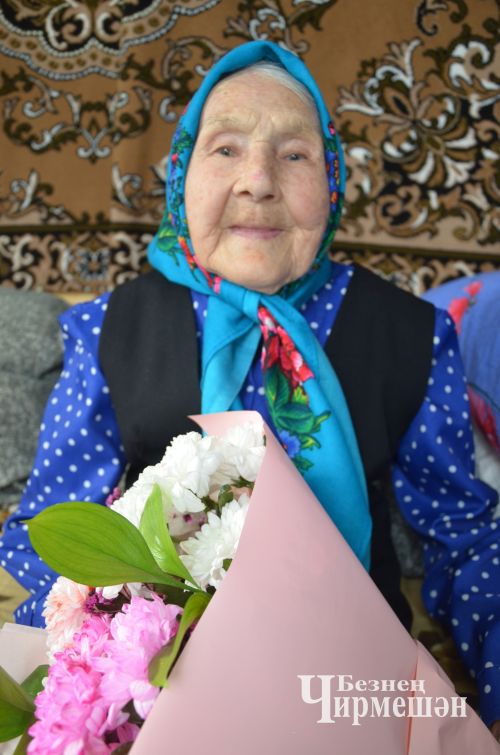 Әккәрәй авылыннан Елена Калмыкованың юбилеена ярты авыл җыелды