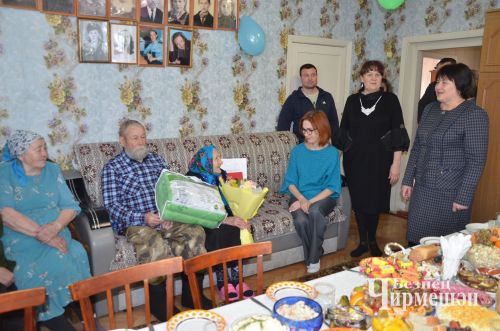 Әккәрәй авылыннан Елена Калмыкованың юбилеена ярты авыл җыелды