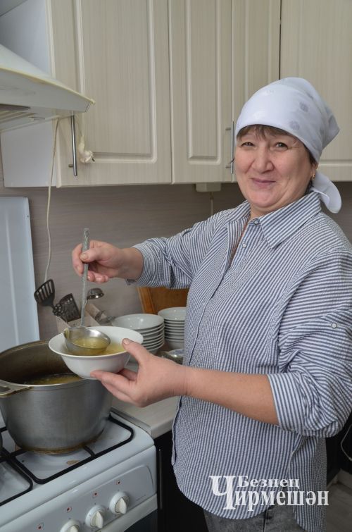 Түбән Кәминкәдән 90 яшьлек Мингаяз бабай иртәсен зарядкадан башлый