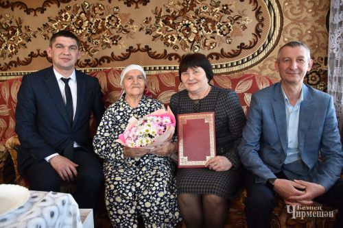 Зәрига Хәйретдинова пар атларда Бәркәтә урамнарын узган