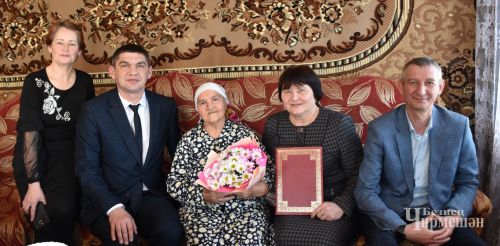 Зәрига Хәйретдинова пар атларда Бәркәтә урамнарын узган
