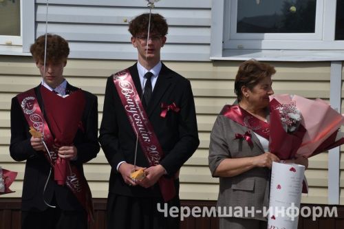 Чирмешән районында 87 укучы – унберенчеләр өчен соңгы кыңгырау яңгырады