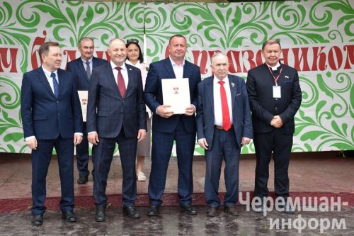 Чирмешән Сабан туенда авыл җитәкчеләрен бүләкләделәр