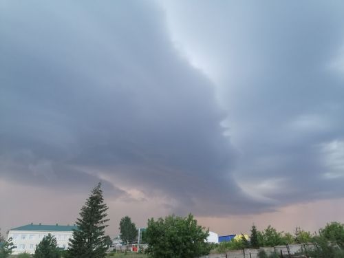 Татарстанда һава торышы үзгәрә: көчле яңгыр, яшен һәм боз явуы көтелә