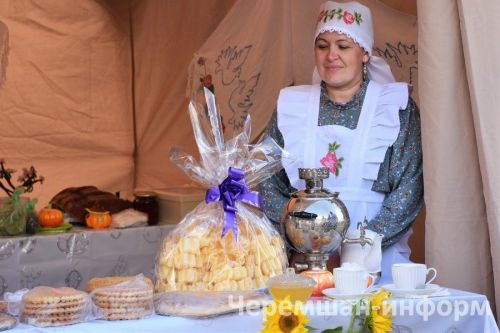 Чирмешәндә укытучыларның август конференциясе хәйрия ярминкәсе белән башланды