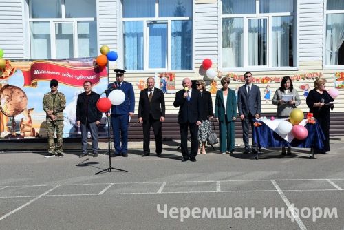 В Черемшанской кадетской школе-интернате праздник знаний открыли барабанщики