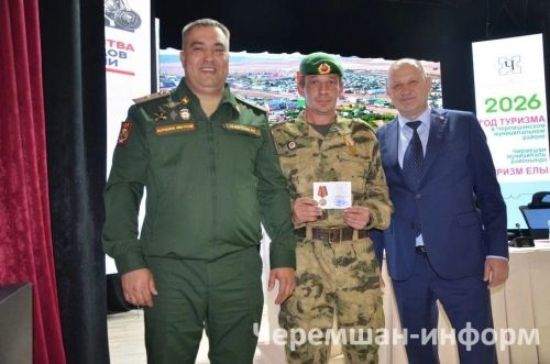 Чирмешәндә хәрби хәрәкәтләр ветераннарын бүләкләделәр