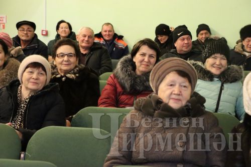 “Әккәрәй” җәмгыяте Утыз Имән җирлегендәге пайчыларына күбрәк акча түләячәк (ФОТОРЕПОРТАЖ)