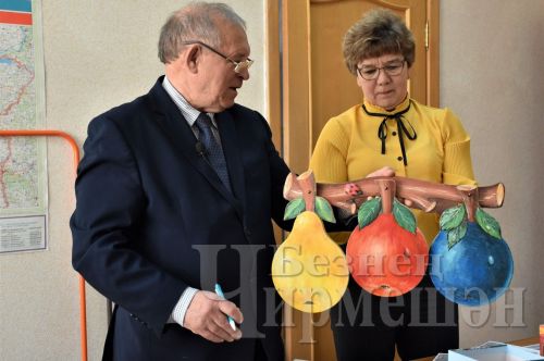 "Безнең Чирмешән" газетасы үз абунәчеләре арасында бүләкләр уйнатты (ФОТОРЕПОРТАЖ)