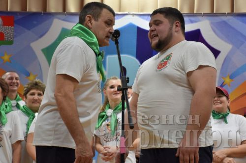 Бәркәтәдә шаяннар һәм тапкырлар клубы фестиваленең өченче уены узды (ФОТОРЕПОРТАЖ)