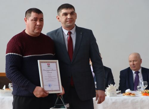 Чирмешәндә авыл хуҗалыгы уңганнарын хөрмәтләделәр (ФОТОРЕПОРТАЖ)