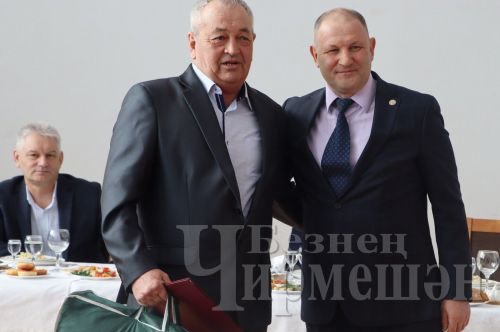 Чирмешәндә авыл хуҗалыгы уңганнарын хөрмәтләделәр (ФОТОРЕПОРТАЖ)