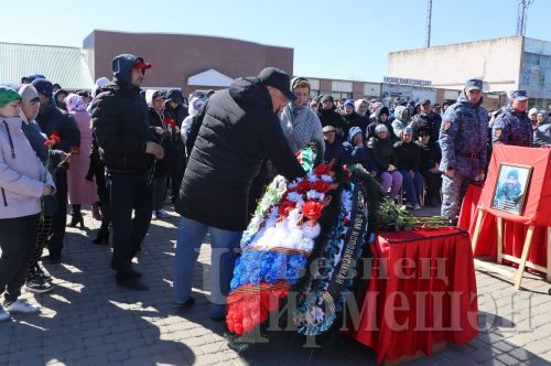 Черемшанцы проводили в последний путь Нуршата Хожаева, погибшего в зоне СВО (ФОТОРЕПОРТАЖ)