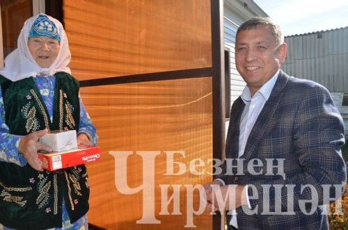 "Безнең Чирмешән" редакциясе ветераннарын котлады (ФОТОРЕПОРТАЖ)