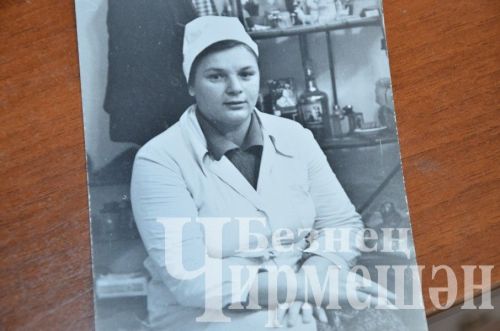 Кызыл Ярдан 100 яшьлек Мөнирә Гурьеваны Өлкәннәр көне белән тәбрикләделәр (ФОТОРЕПОРТАЖ)