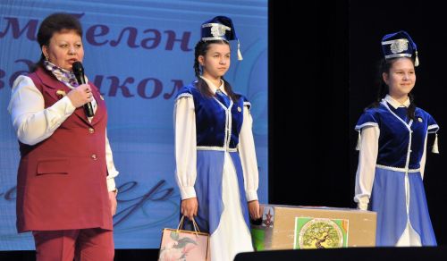 В Черемшане, на празднике в честь Дня матери, выступили и артисты из Нижнекамска (ФОТОРЕПОРТАЖ)