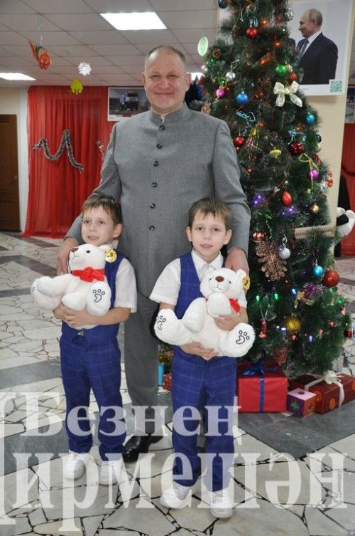Чирмешәндә сәләтле балаларны Яңа ел бәйрәменә дәштеләр (ФОТОРЕПОРТАЖ)
