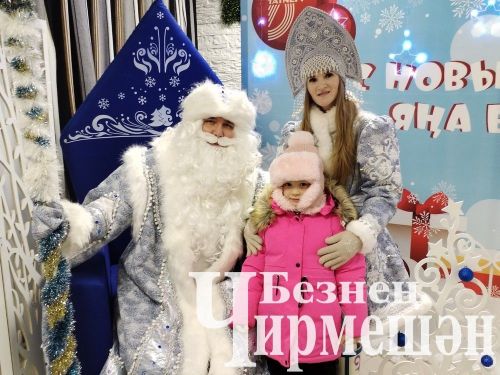 Чирмешәндә үзәк чыршының утлары кабынды (ФОТОРЕПОРТАЖ)