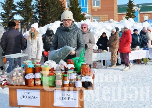 Черемшанский лицей в день выборов организовал благотворительную ярмарку (ФОТОРЕПОРТАЖ)
