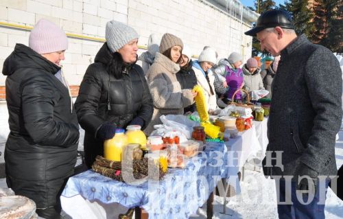 Черемшанский лицей в день выборов организовал благотворительную ярмарку (ФОТОРЕПОРТАЖ)
