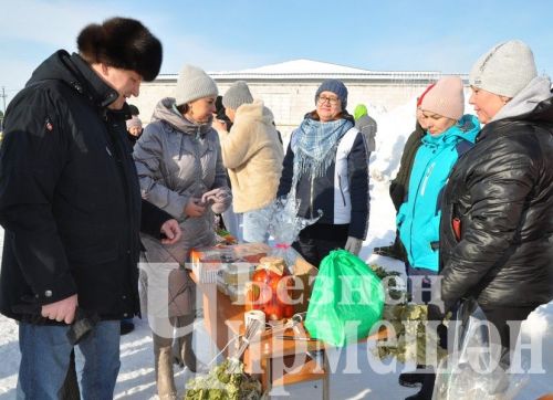 Черемшанский лицей в день выборов организовал благотворительную ярмарку (ФОТОРЕПОРТАЖ)