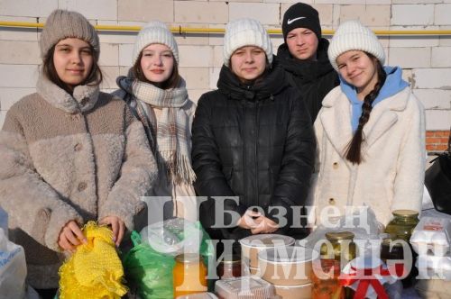 Черемшанский лицей в день выборов организовал благотворительную ярмарку (ФОТОРЕПОРТАЖ)