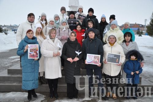 Возложение цветов в день траура по погибшим в "Крокус Сити Холл" (ФОТОРЕПОРТАЖ)