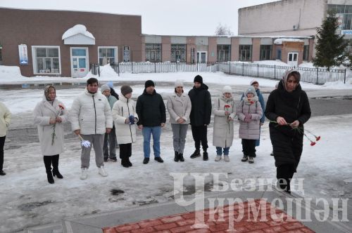 Возложение цветов в день траура по погибшим в "Крокус Сити Холл" (ФОТОРЕПОРТАЖ)