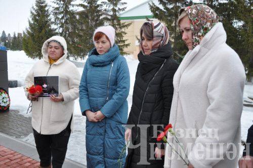 Возложение цветов в день траура по погибшим в "Крокус Сити Холл" (ФОТОРЕПОРТАЖ)