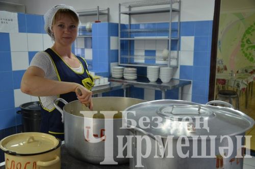 В Черемшанском детском лагере "Солнечный" работает третья смена (ФОТОРЕПОРТАЖ)