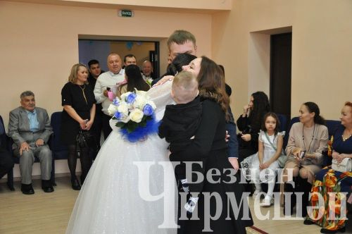 Бүген Чирмешәндә 2025 елның беренче никахын рәсмиләштерделәр (ФОТОРЕПОРТАЖ)