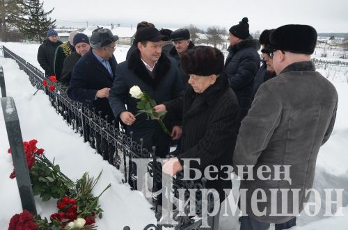 В Черемшане почтили память бывшего руководителя района - Минсагита Шакирова (ФОТОРЕПОРТАЖ)