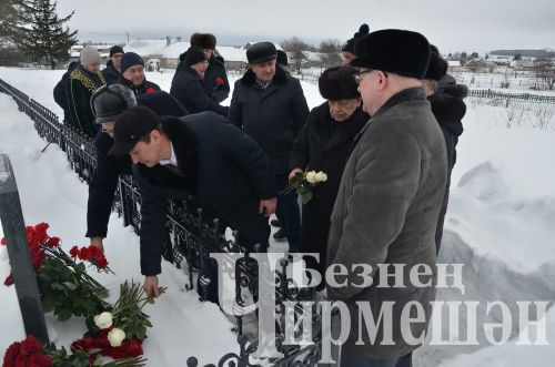 В Черемшане почтили память бывшего руководителя района - Минсагита Шакирова (ФОТОРЕПОРТАЖ)