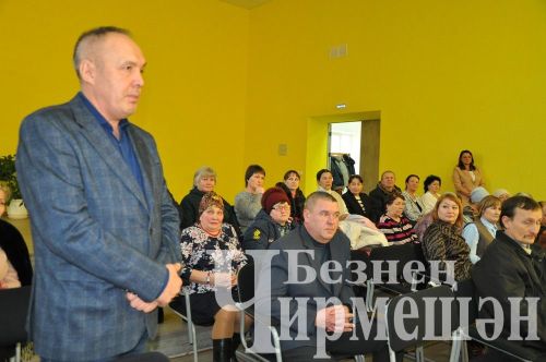 Яңа Элмәле җирлегендәге халык җыеннарында дистәләгән авылдашларны бүләкләделәр (ФОТОРЕПОРТАЖ)