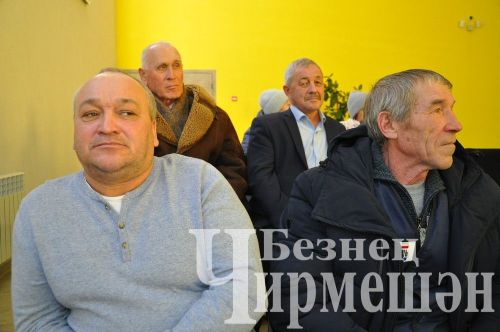 Яңа Элмәле җирлегендәге халык җыеннарында дистәләгән авылдашларны бүләкләделәр (ФОТОРЕПОРТАЖ)