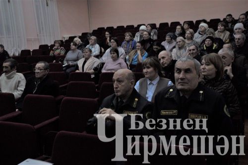 Яңа Элмәле җирлегендәге халык җыеннарында дистәләгән авылдашларны бүләкләделәр (ФОТОРЕПОРТАЖ)