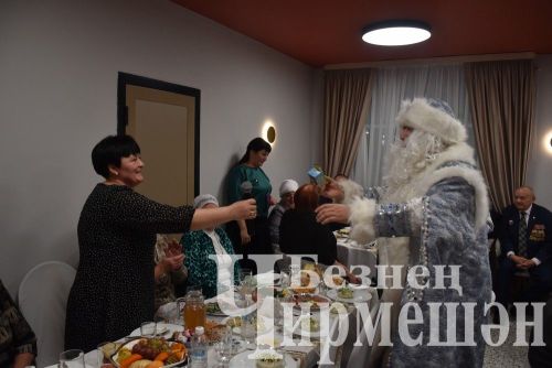 Чирмешәндә ветераннарны Чыршы бәйрәменә дәштеләр (ФОТОРЕПОРТАЖ)