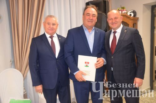Чирмешәндәге авыл хуҗалыгы алдынгылары бәйрәмендә күпләрне бүләкләделәр (ФОТОРЕПОРТАЖ)