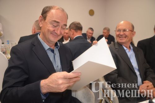 Чирмешәндәге авыл хуҗалыгы алдынгылары бәйрәмендә күпләрне бүләкләделәр (ФОТОРЕПОРТАЖ)