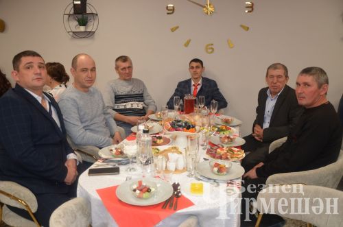 Чирмешәндәге авыл хуҗалыгы алдынгылары бәйрәмендә күпләрне бүләкләделәр (ФОТОРЕПОРТАЖ)