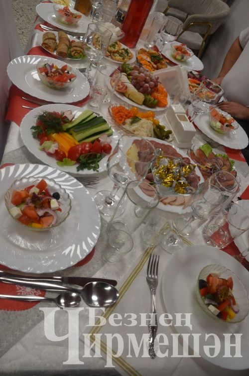 Чирмешәндәге авыл хуҗалыгы алдынгылары бәйрәмендә күпләрне бүләкләделәр (ФОТОРЕПОРТАЖ)