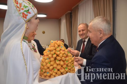 Чирмешәндәге авыл хуҗалыгы алдынгылары бәйрәмендә күпләрне бүләкләделәр (ФОТОРЕПОРТАЖ)